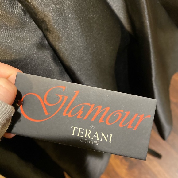 Glamour by Terani Couture Mini Halter Prom Dress - Picture 5 of 13